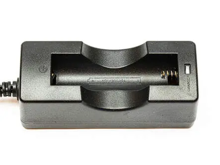Chargeur de batterie pour Premium uv flashlight FLY EVO...